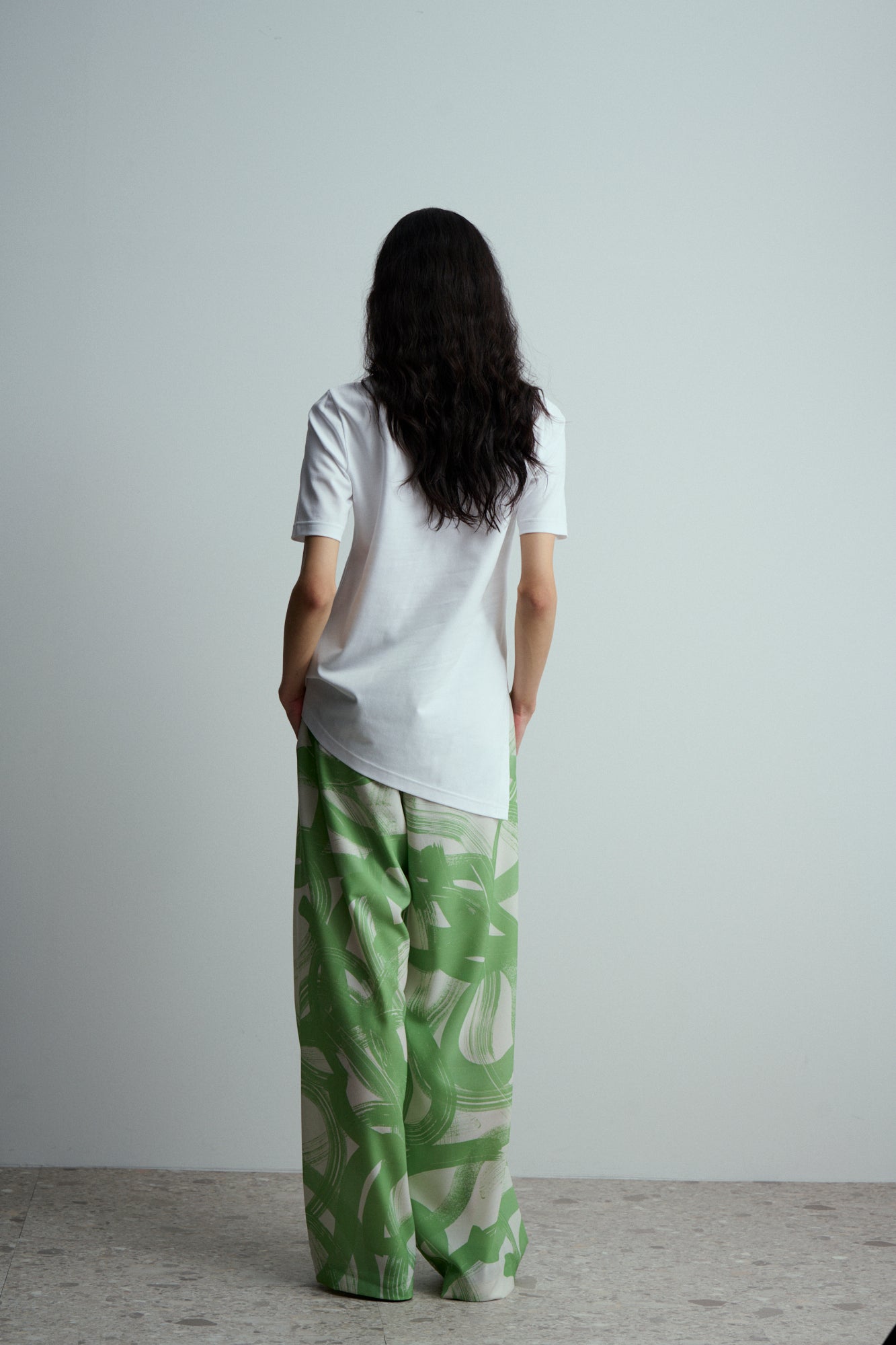 UJOH White Side Slit T-shirt