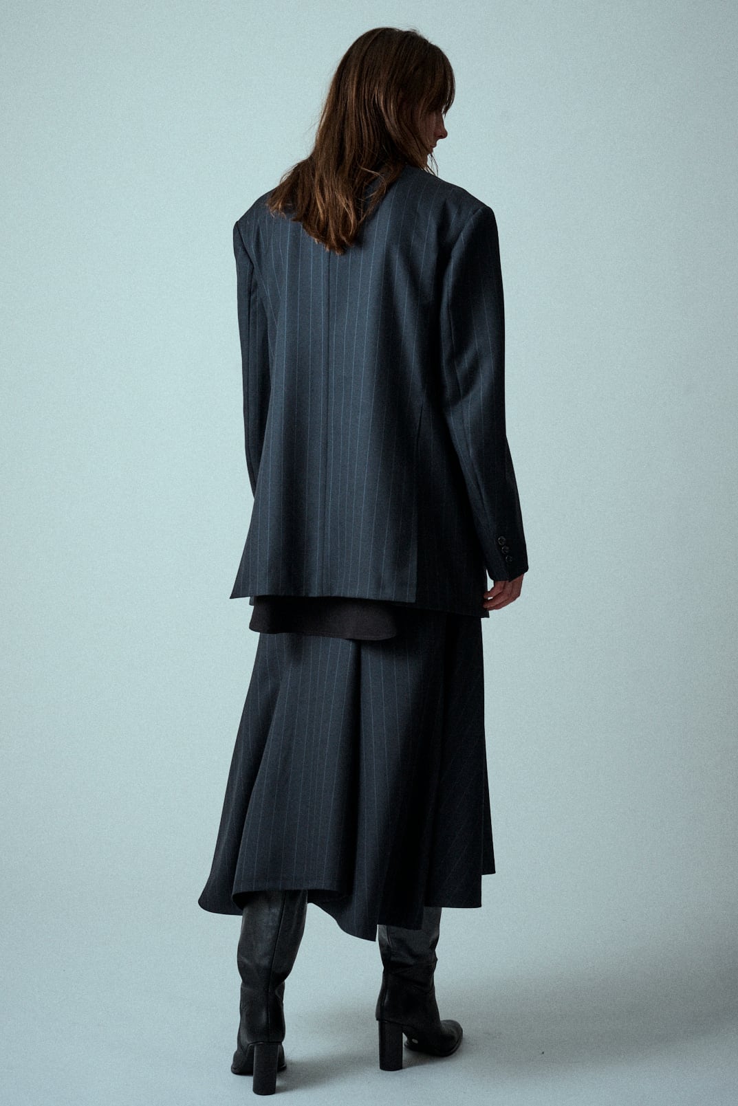 UJOH Belted Collarless Pinstripe Blazer | Black