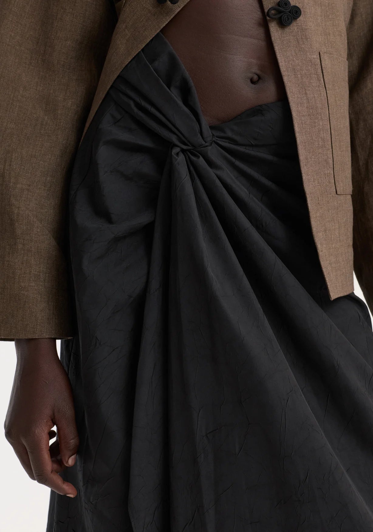 Róhe Sarong Textured Skirt | Black