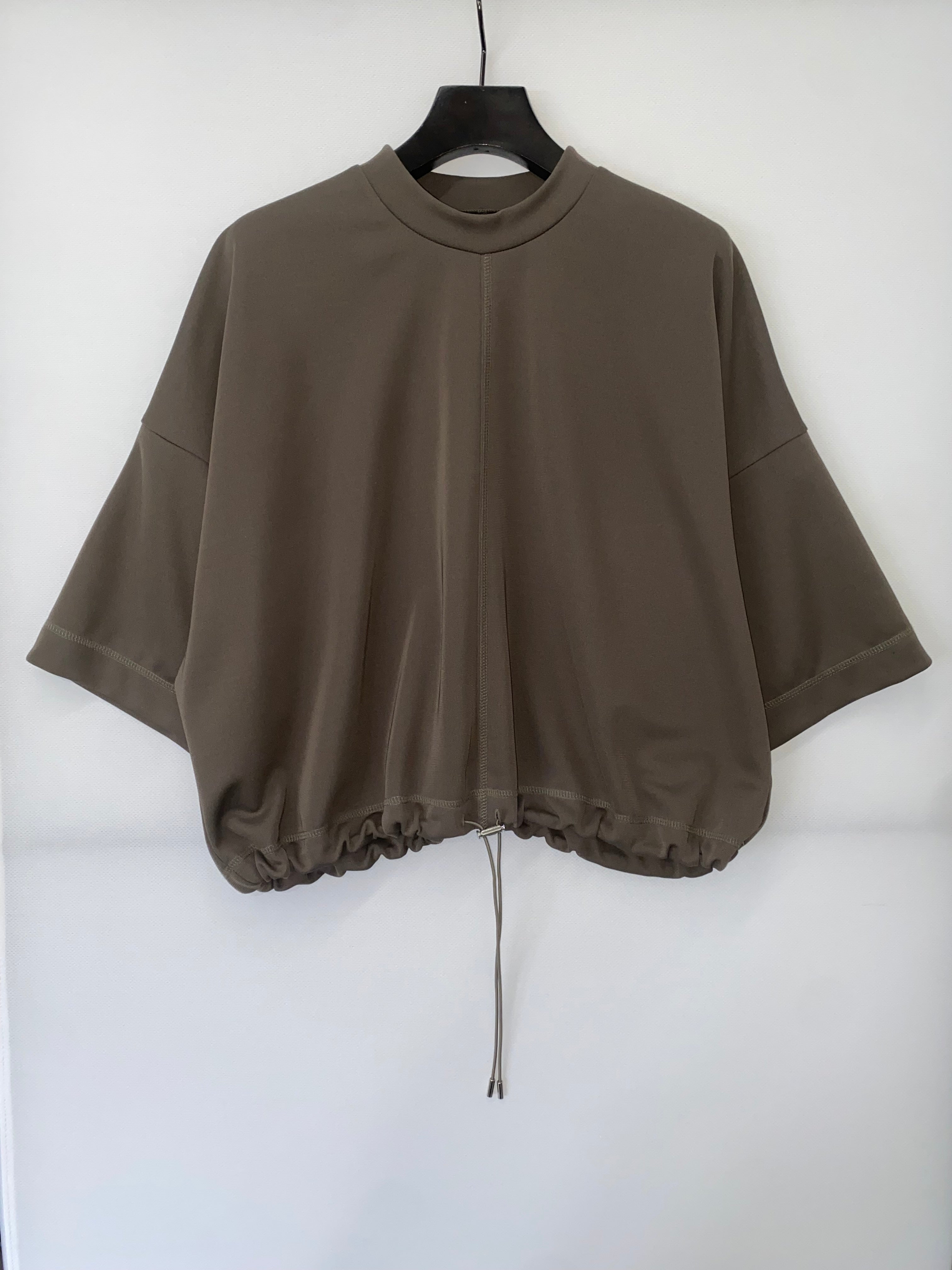 UJOH Olive Grey Cropped T-shirt/ Drawstring Hem
