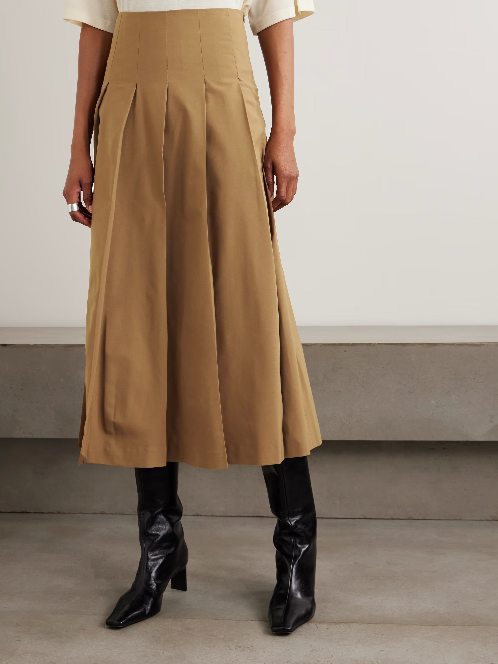 Róhe Pleated Wool Skirt | Mocha