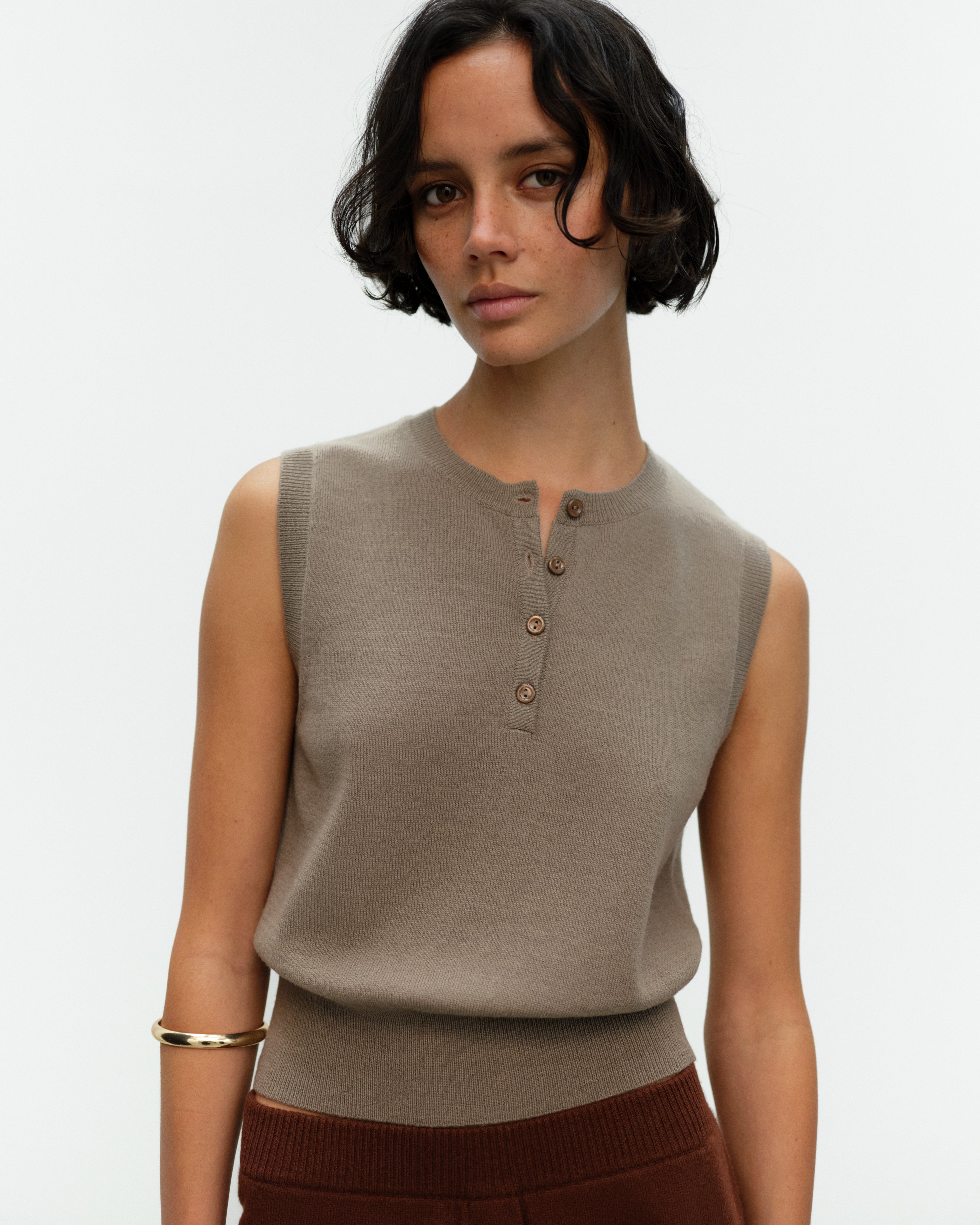 ELY ELY Marine Cashmere Henley Top | Fungi