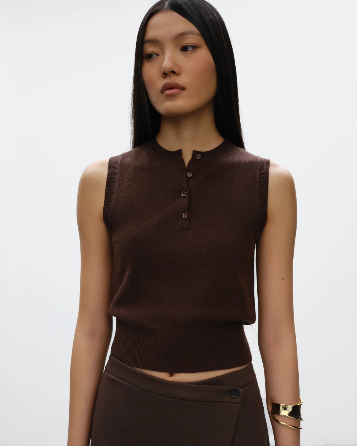 ELY ELY Marine Sleeveless Henley Knit | Brown
