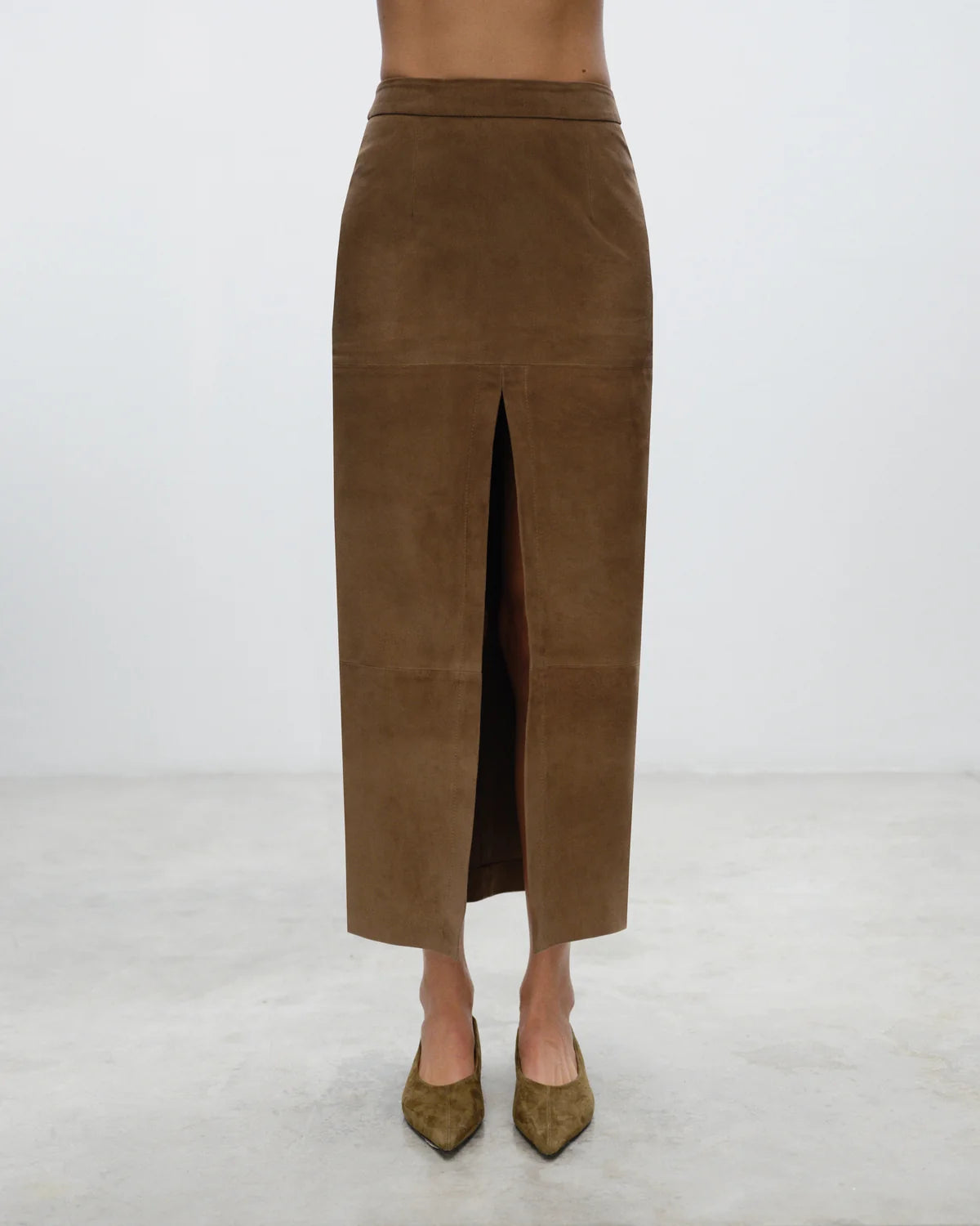 ELY ELY Virgie Long Suede Skirt | Taupe