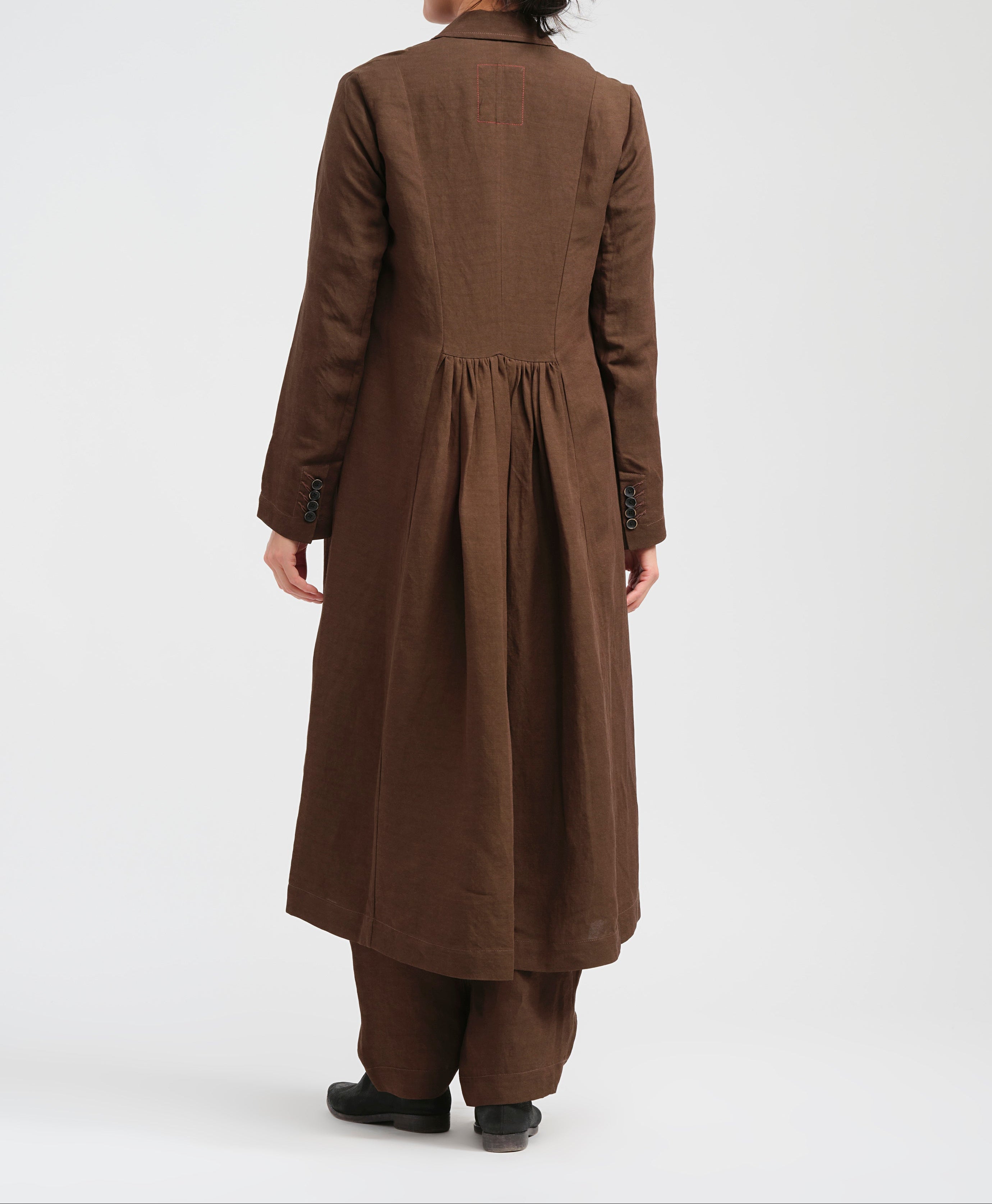 Uma Wang Linen Camelot Coat | Dark Brown