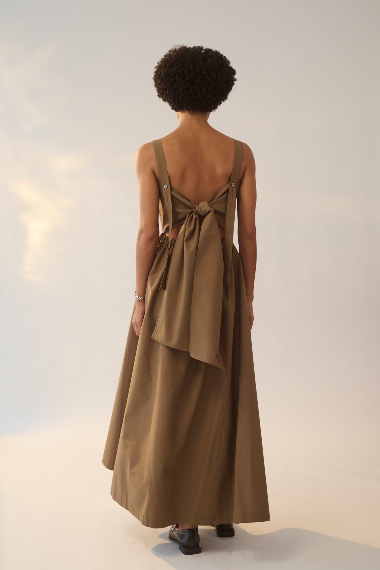 UJOH Back Tie Cami Dress | Brown