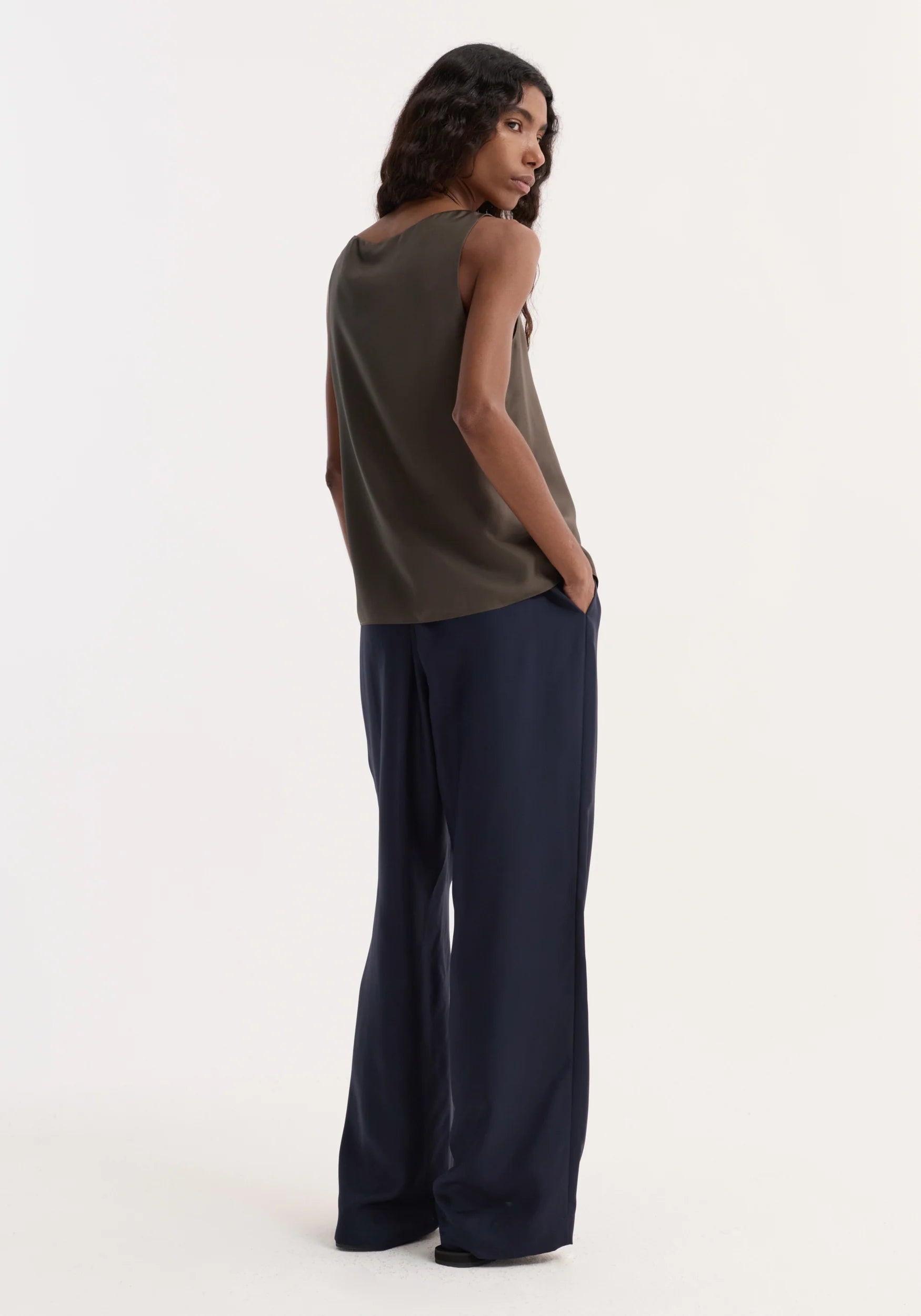 Róhe Silk Scoop Neck Top | Earth