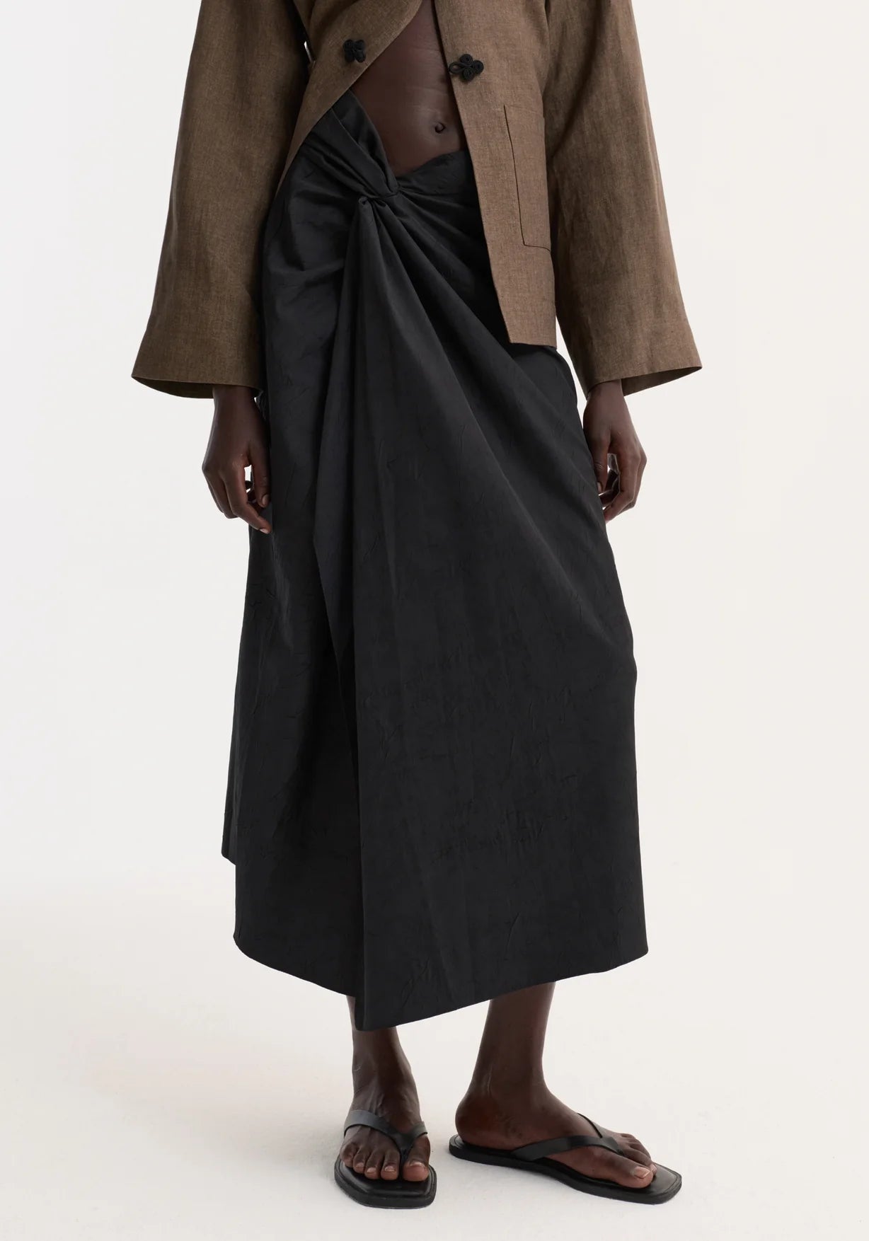 Róhe Sarong Textured Skirt | Black