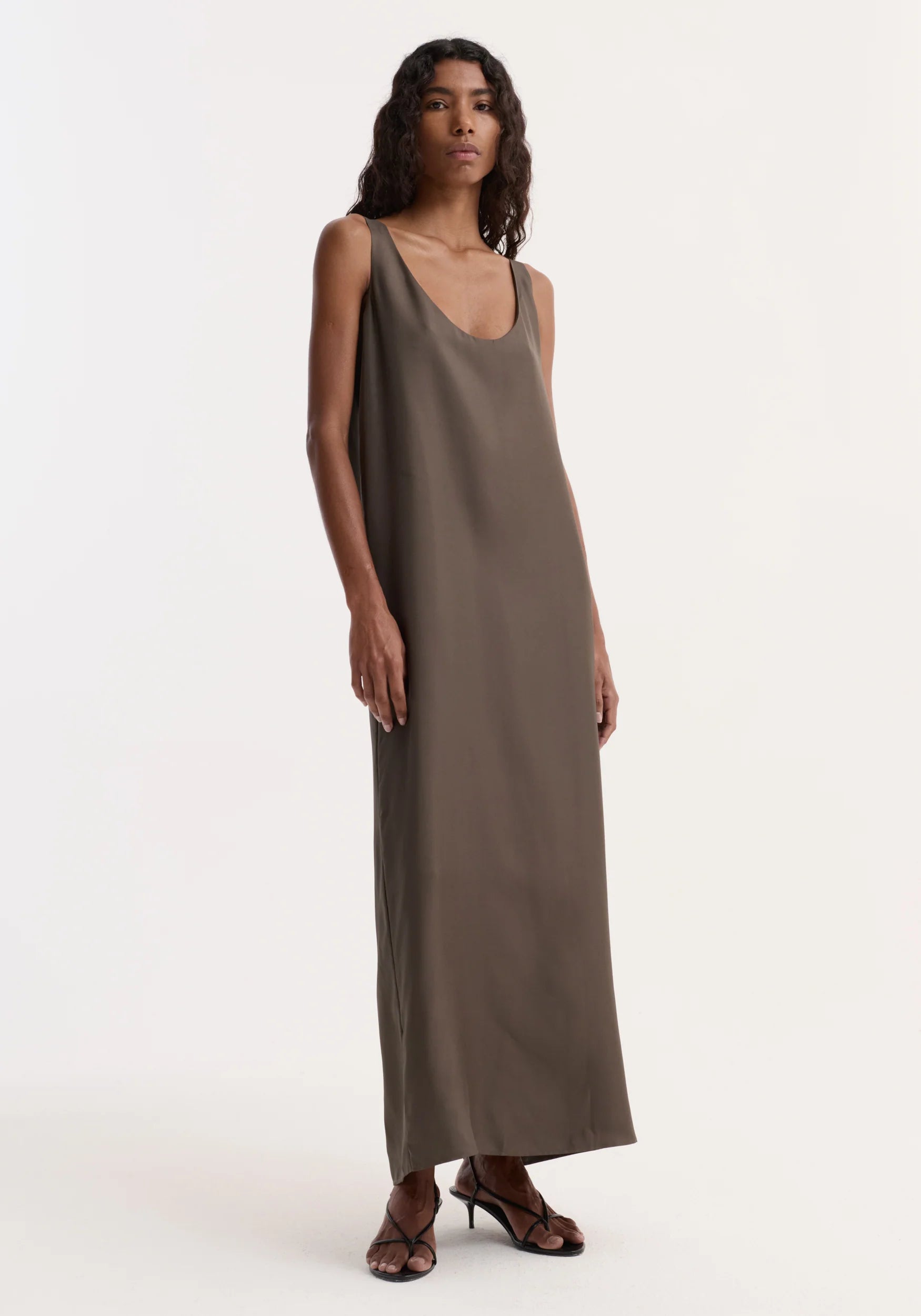 Róhe Silk Scoop Neck Dress | Earth