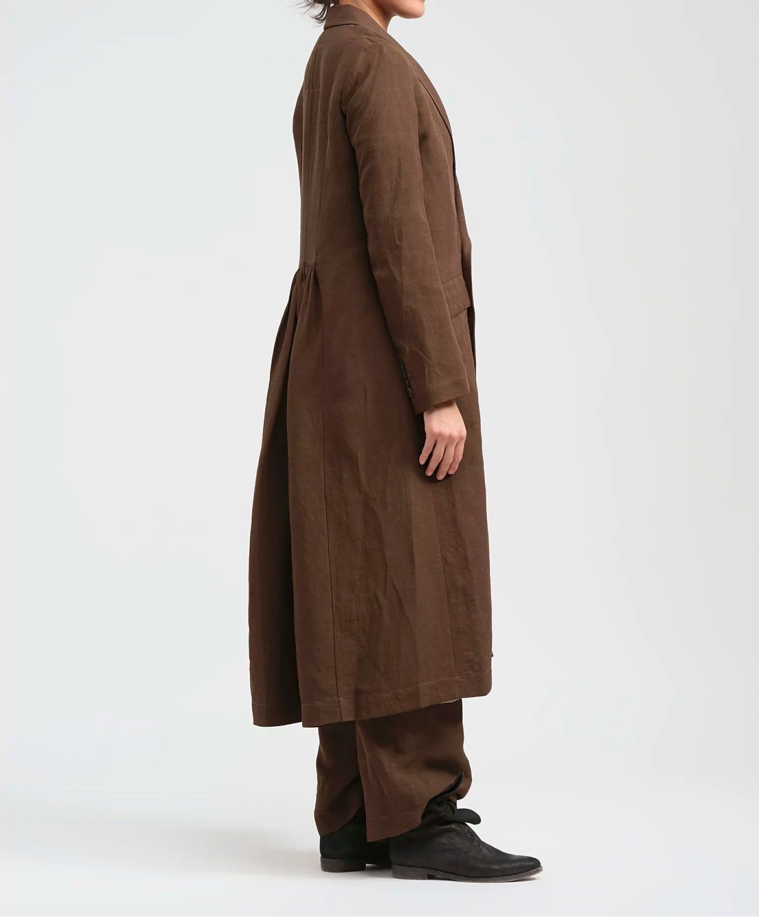 Uma Wang Linen Camelot Coat | Dark Brown