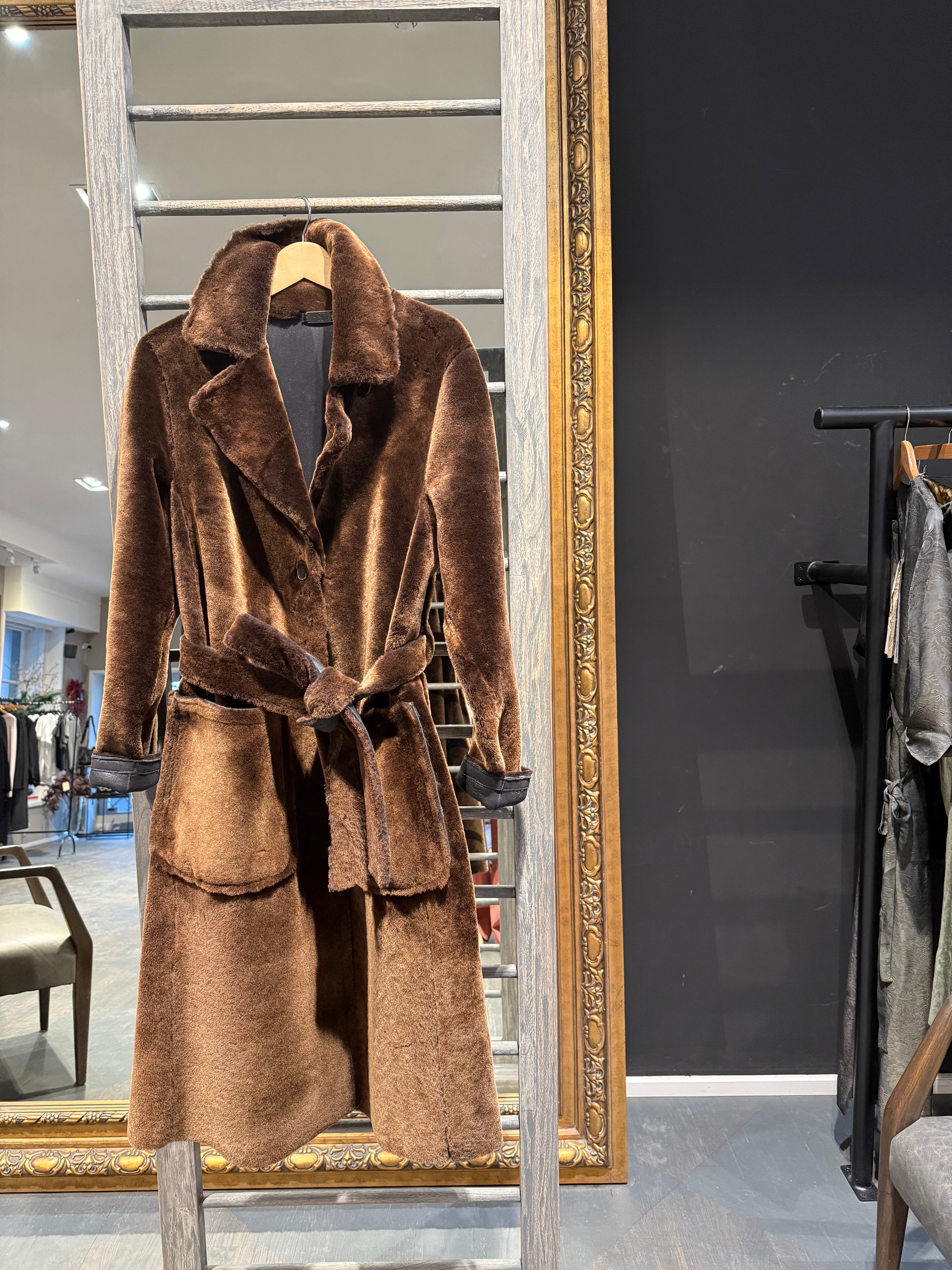 HiSO Zira Nappa Reversible Shearling Coat | Macassar