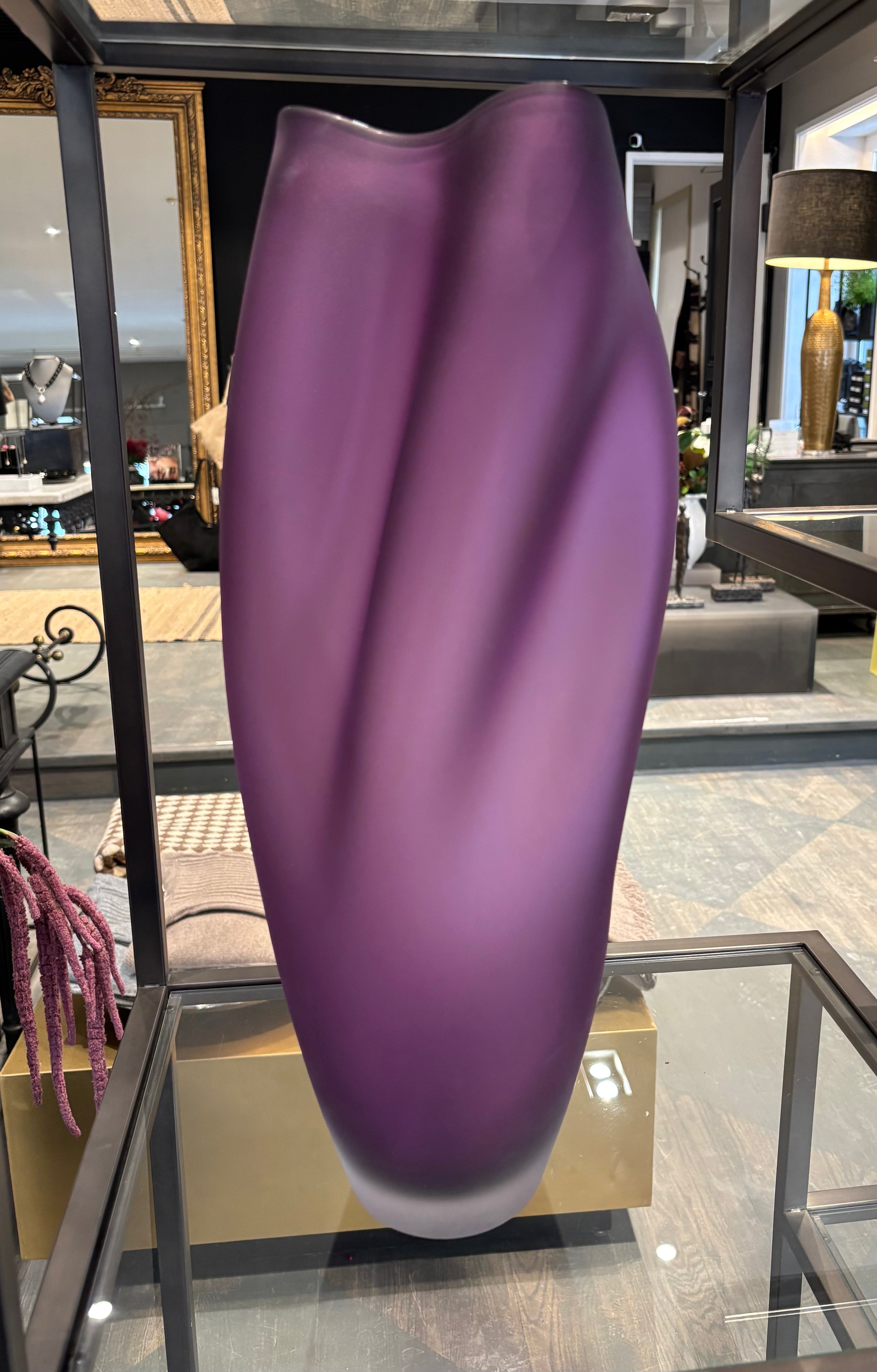 The Goodman Studio Ovelle | Red Amethyst