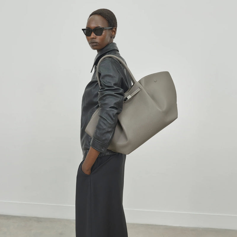 DeMellier New York Bag Small Grain Stone Grey