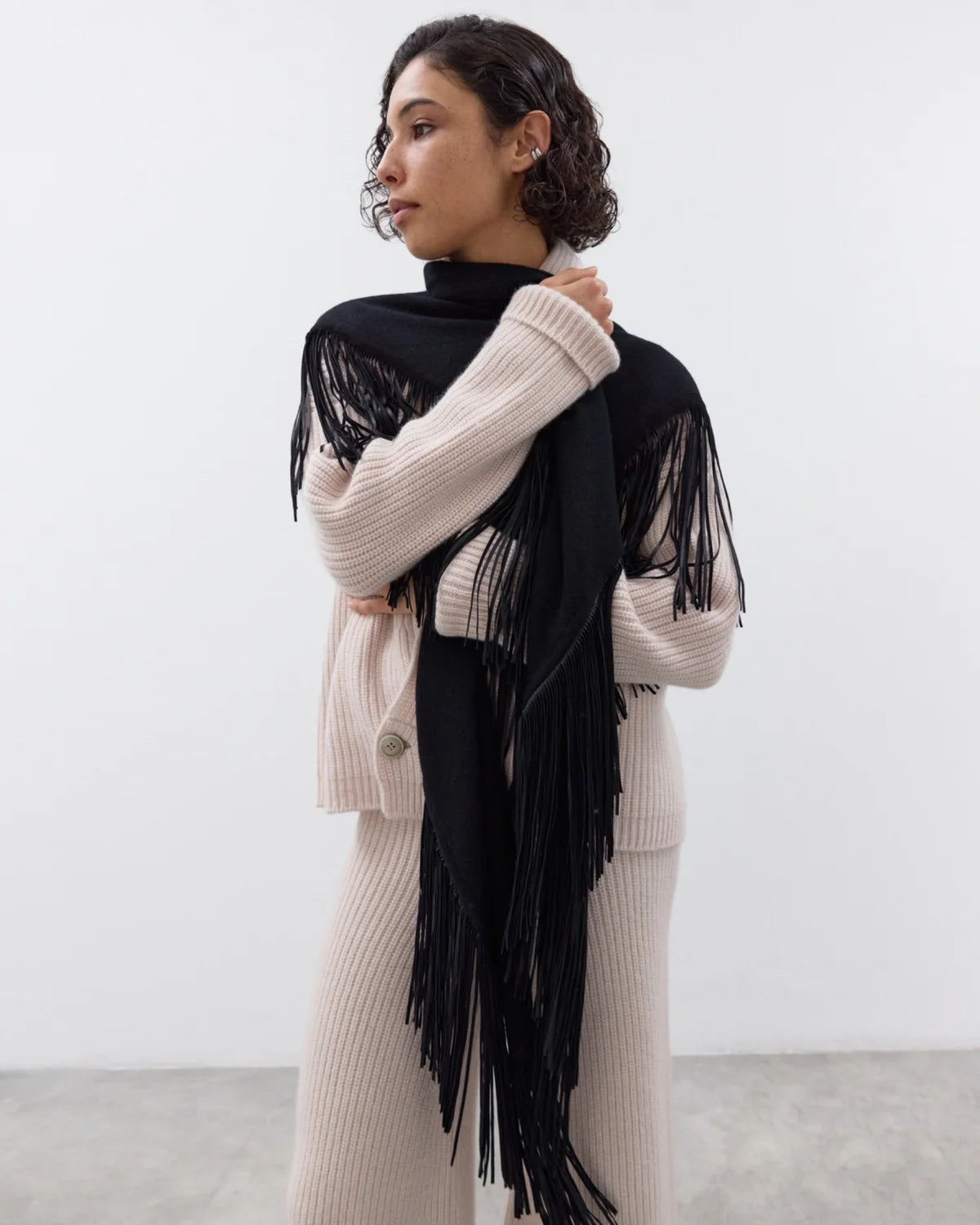 ELY ELY Comte Cashmere Fringe Wrap Scarf | Black